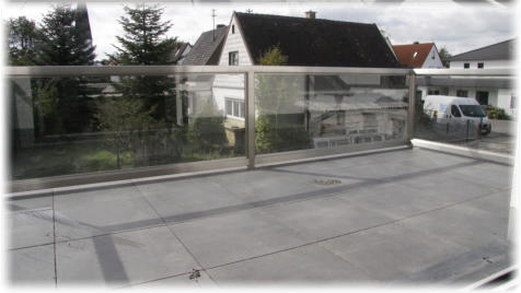 VA Geländer mit Glasfüllung
